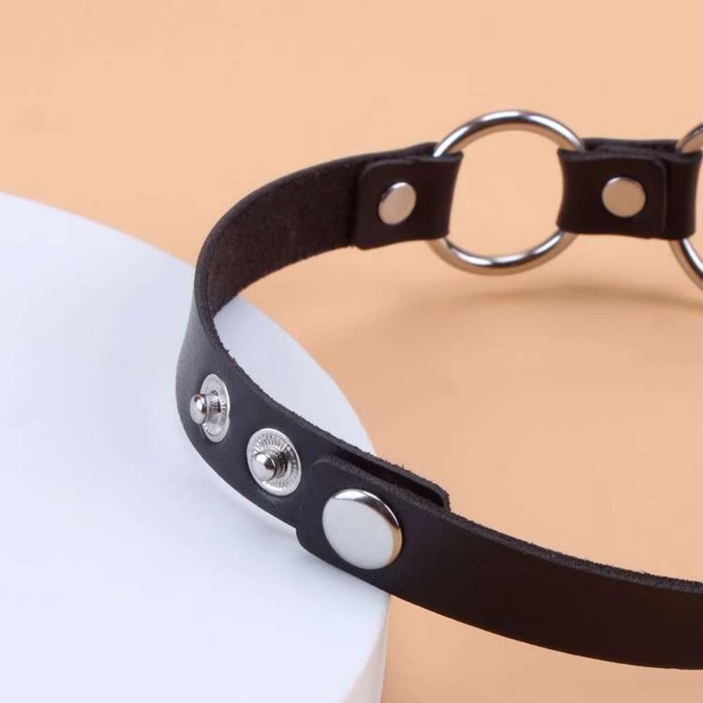 π€ Awesome Triple O Ring PU Leather Choker π€ - Picture 2 of 4